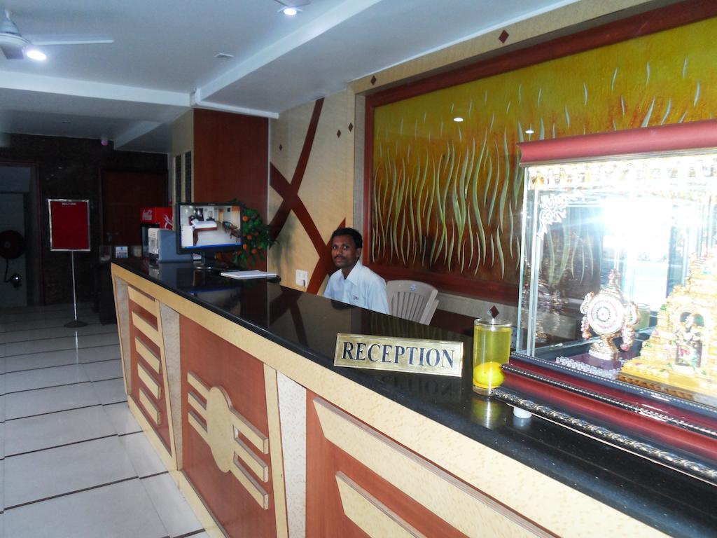 Psr Hotel Tirupati Bagian luar foto